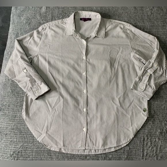 3/$20 Gloria Vanderbilt Button Up Collar
Roll Tab Long Sleeve Shirt Size XL - Picture 5 of 15